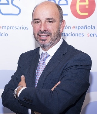 A juicio de CEEES, se impone una rebaja del IVA a los carburantes