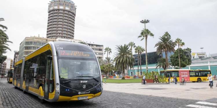 Guaguas Municipales activa el horario de invierno a la par que el curso escolar