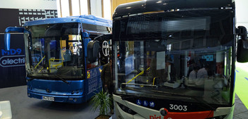 De la mano para crecer en autobuses eléctricos