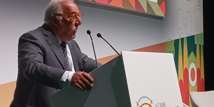 Pere Navarro se acuerda de la carga en un foro de viajeros