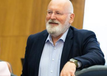 ‘Tranquilizar, apoyar, guiar, facilitar la transición eléctrica’