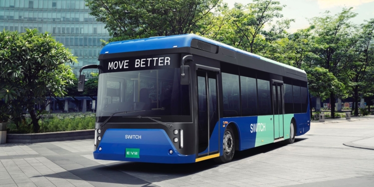 Switch lanza la plataforma de autobús eléctrico EiV 12 para India