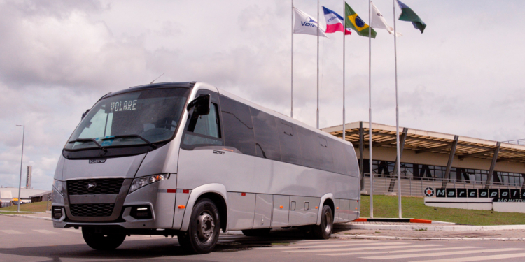Volare exporta el primer minibús producido en la planta de São Mateus