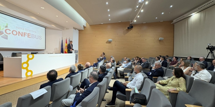 Confebus se desplaza a Valencia en apoyo y solidaridad tras la Dana
