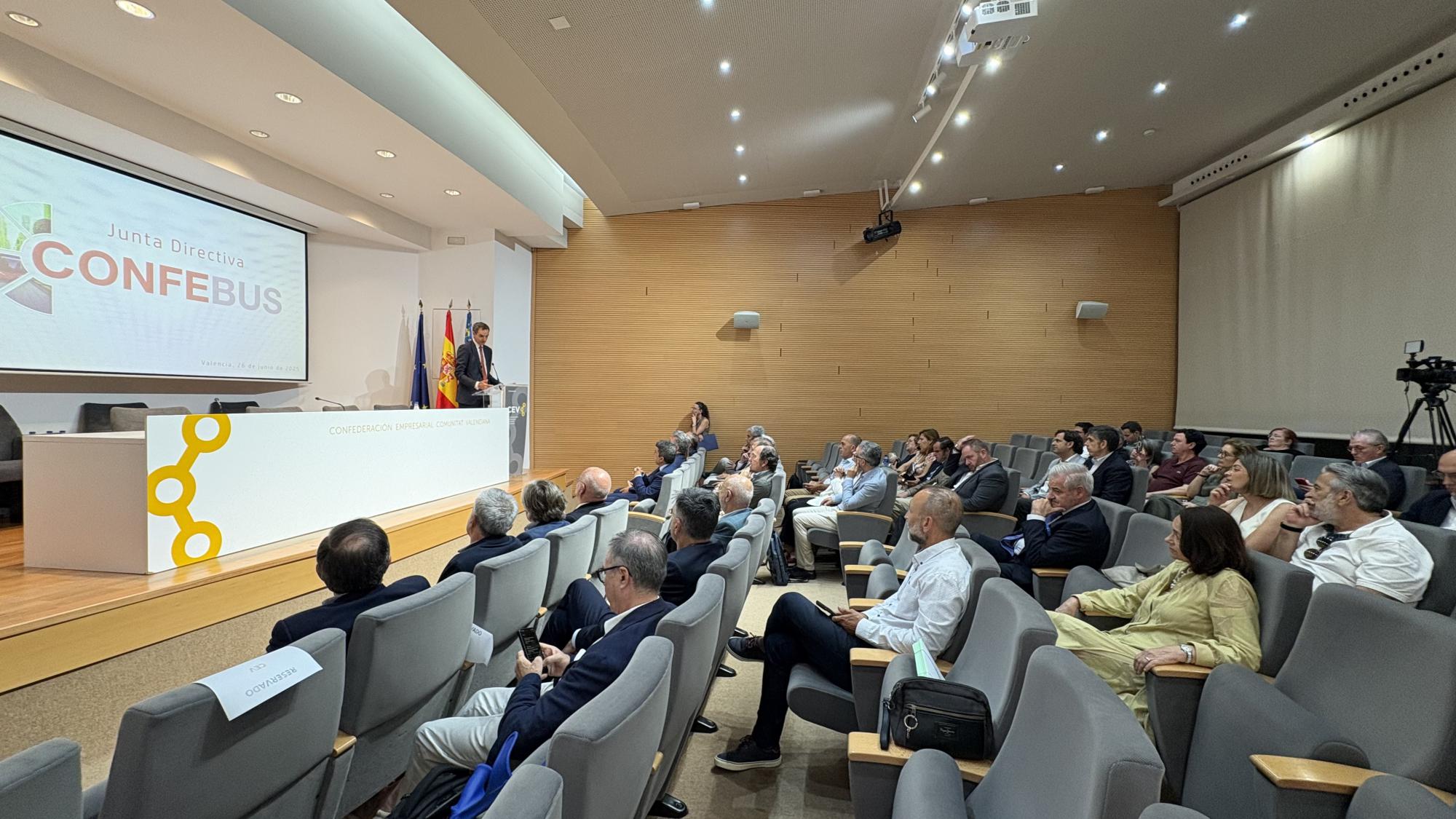 Confebus se desplaza a Valencia en apoyo y solidaridad tras la Dana