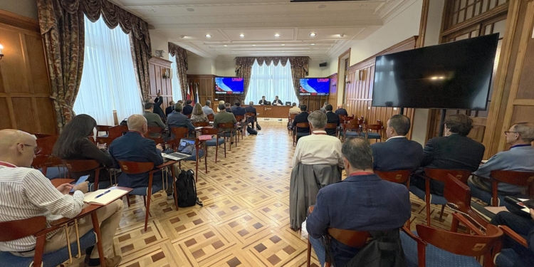 Confebus refuerza el papel estratégico de la licitación en su VII Curso de Verano