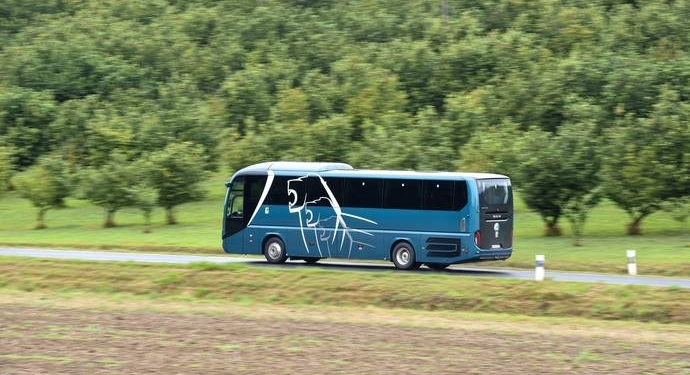 La descarbonización del transporte sólo puede lograrse con ‘decrecimiento’