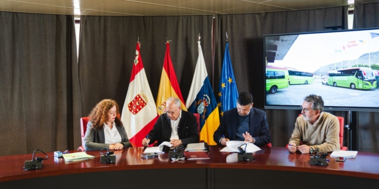 La Gomera renueva su transporte público con 12 nuevos autobuses