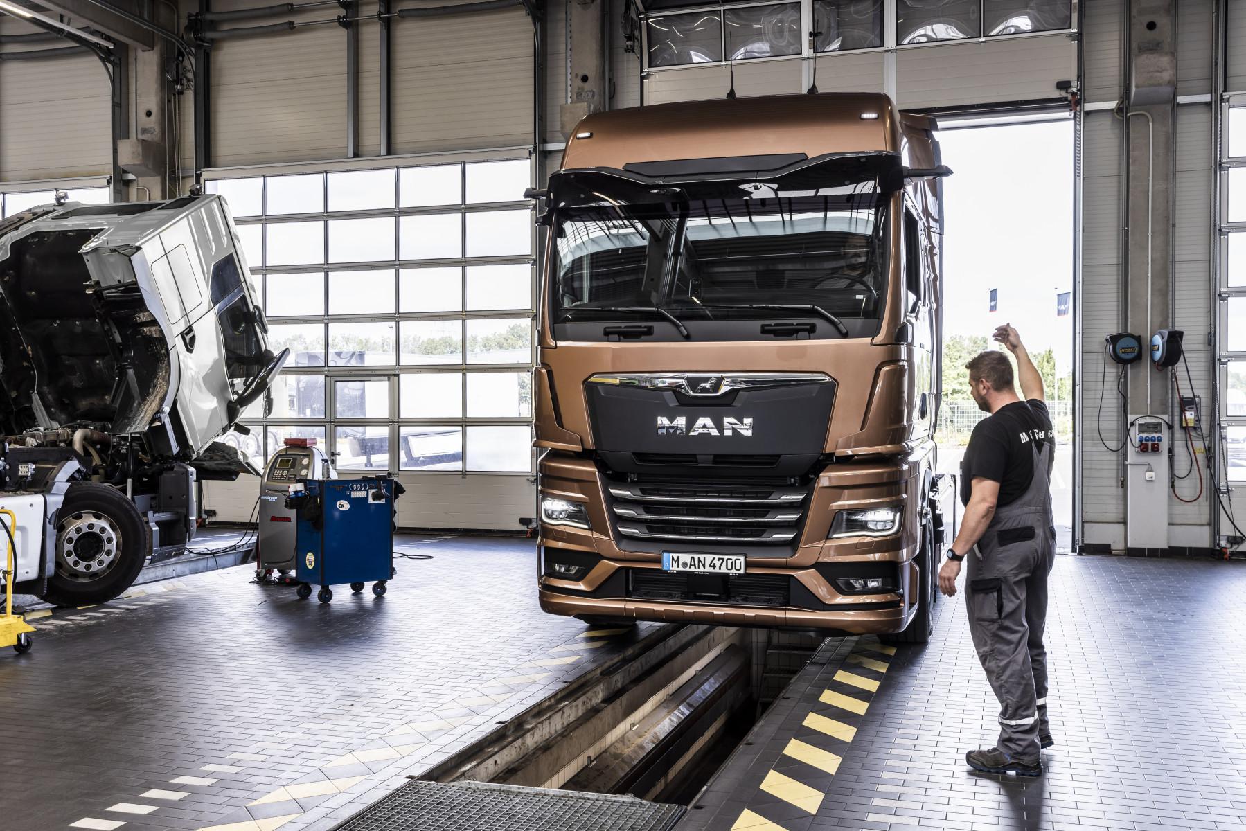 MAN Truck & Bus Iberia en Motortec 2025: Fomenta el empleo juvenil