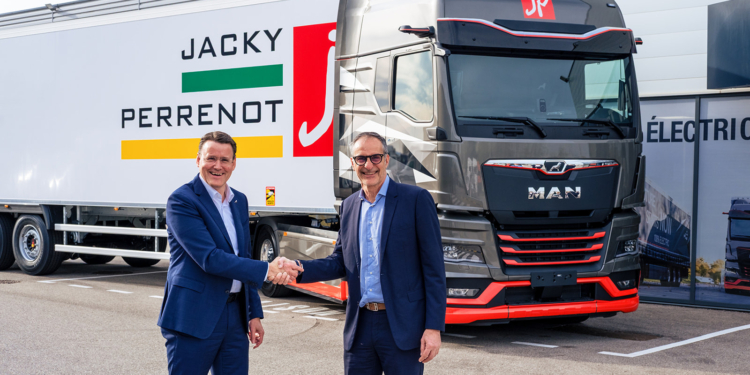 El Grupo Jacky Perrenot recibe el primer eléctrico MAN de su flota