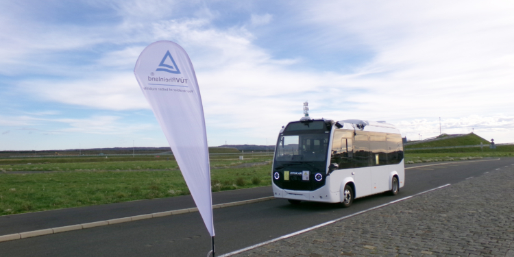 El minibús autónomo de Otokar supera con éxito la prueba de TÜV Rheinland