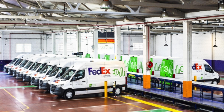 FedEx recibe sus primeros vehículos eléctricos para su flota en España