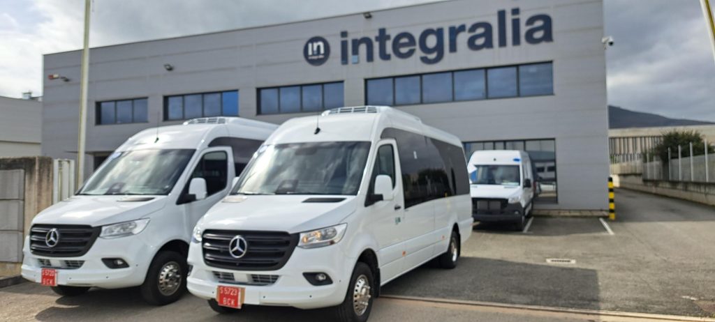 Amandabus refuerza su flota con dos minibuses adaptados de Integralia