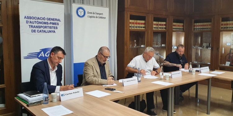 Las asociaciones catalanas constituyen una nueva Federación del Transporte