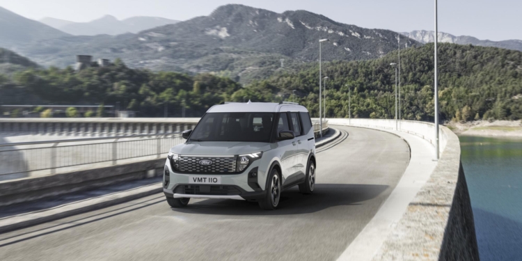 Ford sigue electrificando la gama: turno para la E-Tourneo Courier