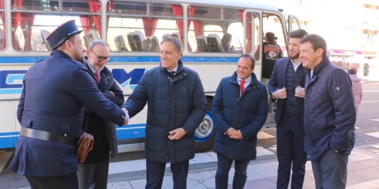 El autobús urbano de Salamanca celebra sus 100 años con un récord histórico