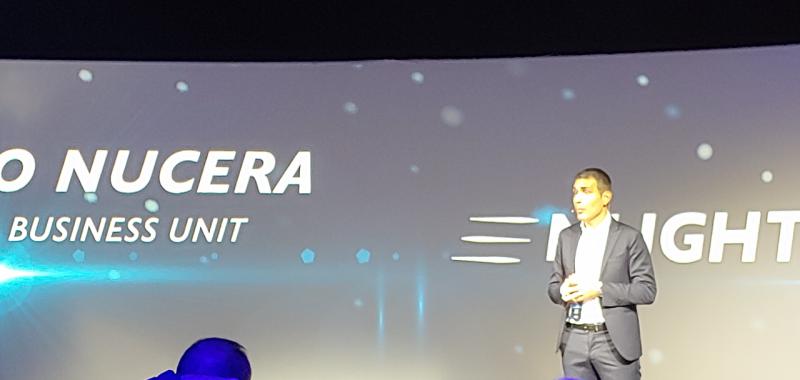 Un bús resulta de miles de cerebros individuales