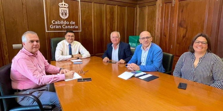 El transporte insular une fuerzas de cara al tacógrafo