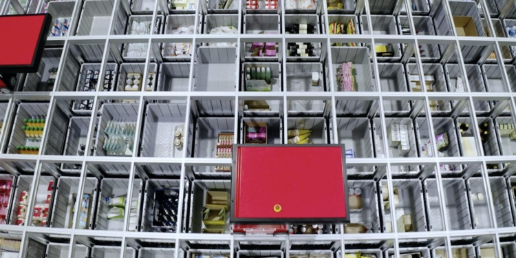 ¿Por qué los supermercados automatizan sus almacenes?