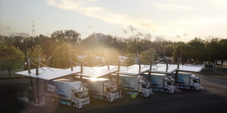 Daimler Trucks lanzará en septiembre su nueva marca TruckCharge