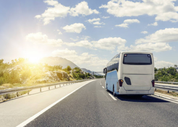 El Gobierno añade 40 millones extra para la gestión de líneas regionales de autobús