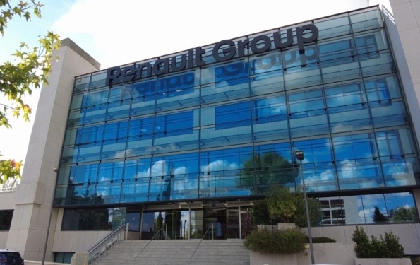 Renault dona un millón de euros para reconstrucción tras la DANA