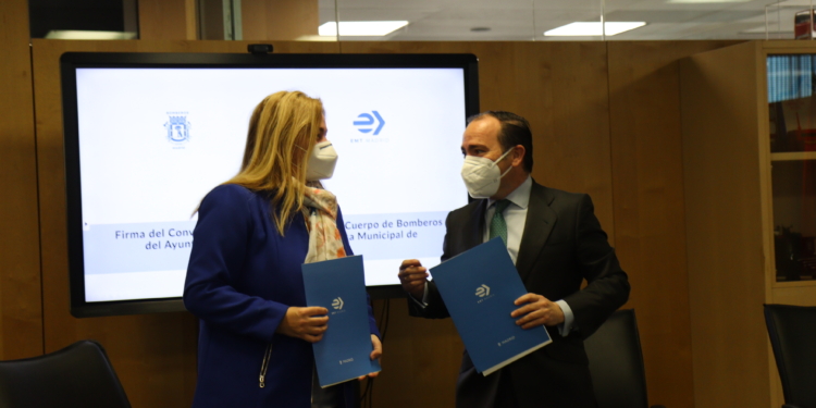 EMT y Bomberos de Madrid firman un convenio de actuación