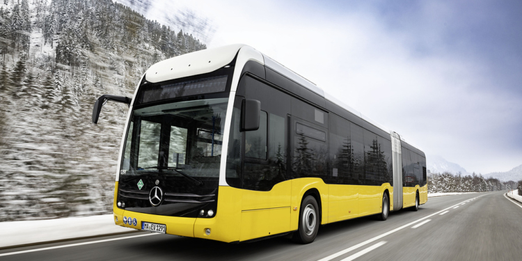 Mercedes prueba la pila de combustible del eCitaro en el frío de los Alpes