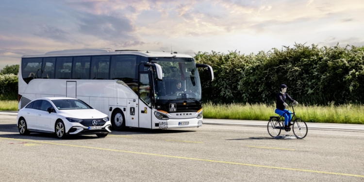 Así pone Daimler a prueba sus sistemas de asistencia en frenada