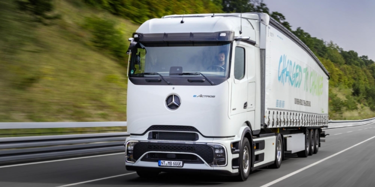 Mercedes-Benz Trucks realizará una su prueba más extensa este verano con el eActros 600