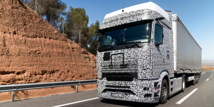 El Mercedes eActros 600 concluye con éxito sus pruebas en España