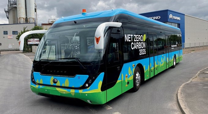 Los aeropuertos descarbonizan su ‘terrestre’