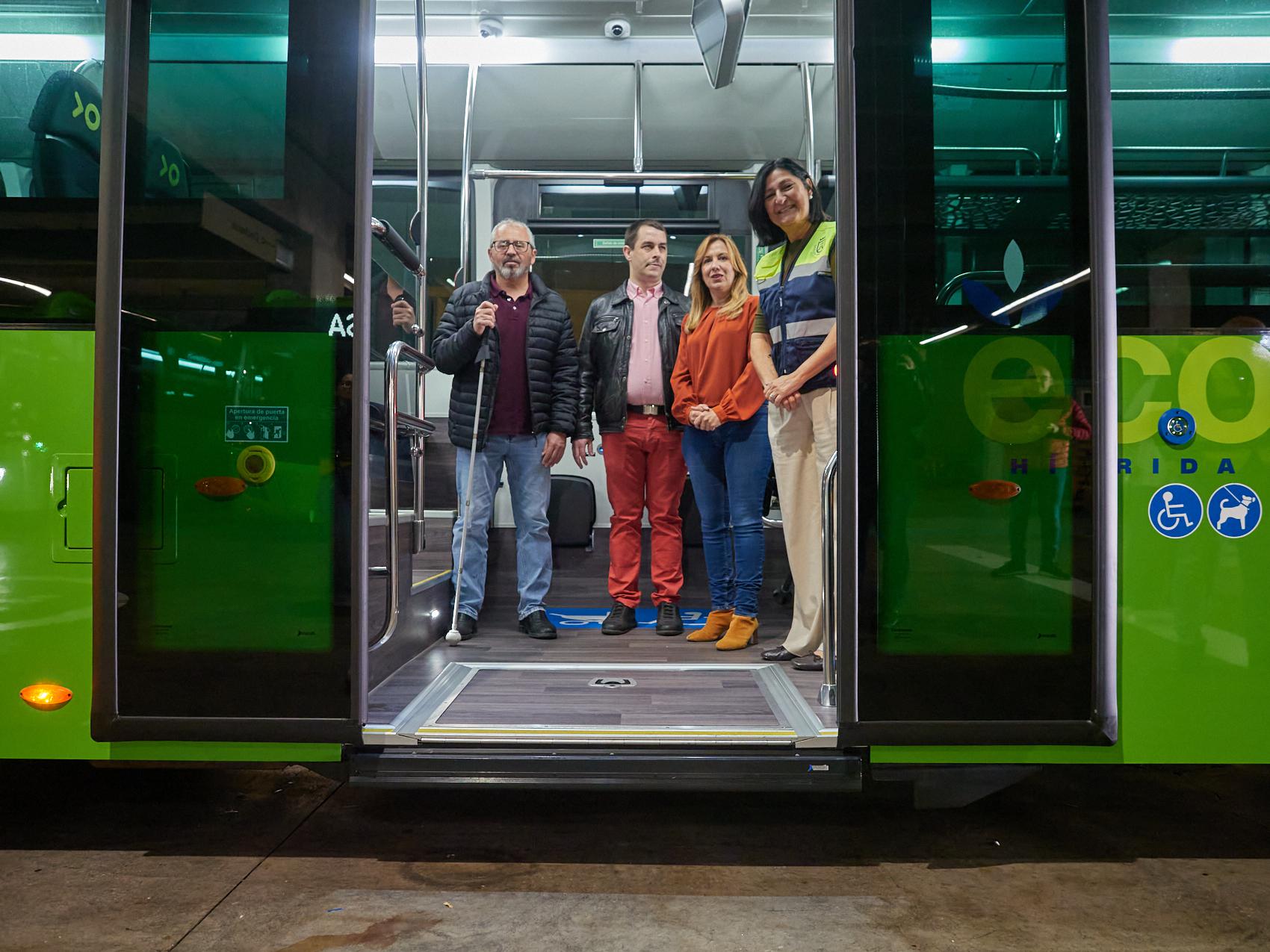 Titsa recibes los primeros 31 autobuses de los 104 adquiridos