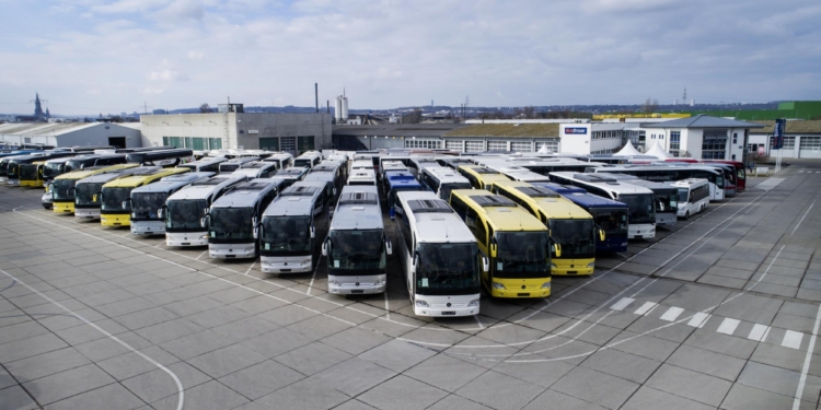 BusStore celebra 10 años en el mercado de buses de segunda mano