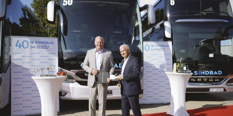 Sindbad amplía su flota con la adquisición de 22 vehículos de Daimler