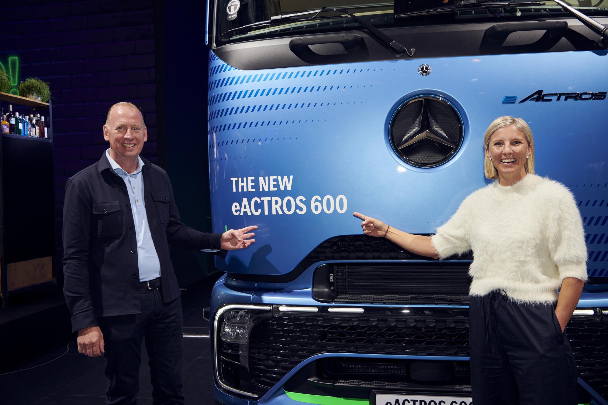 Simon Loos adquiere 75 camiones eléctricos eActros 600 de Mercedes