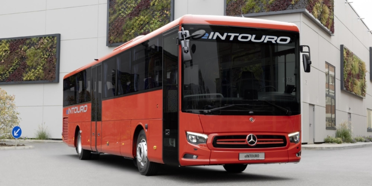 Daimler Buses presenta su primer autobús interurbano eléctrico