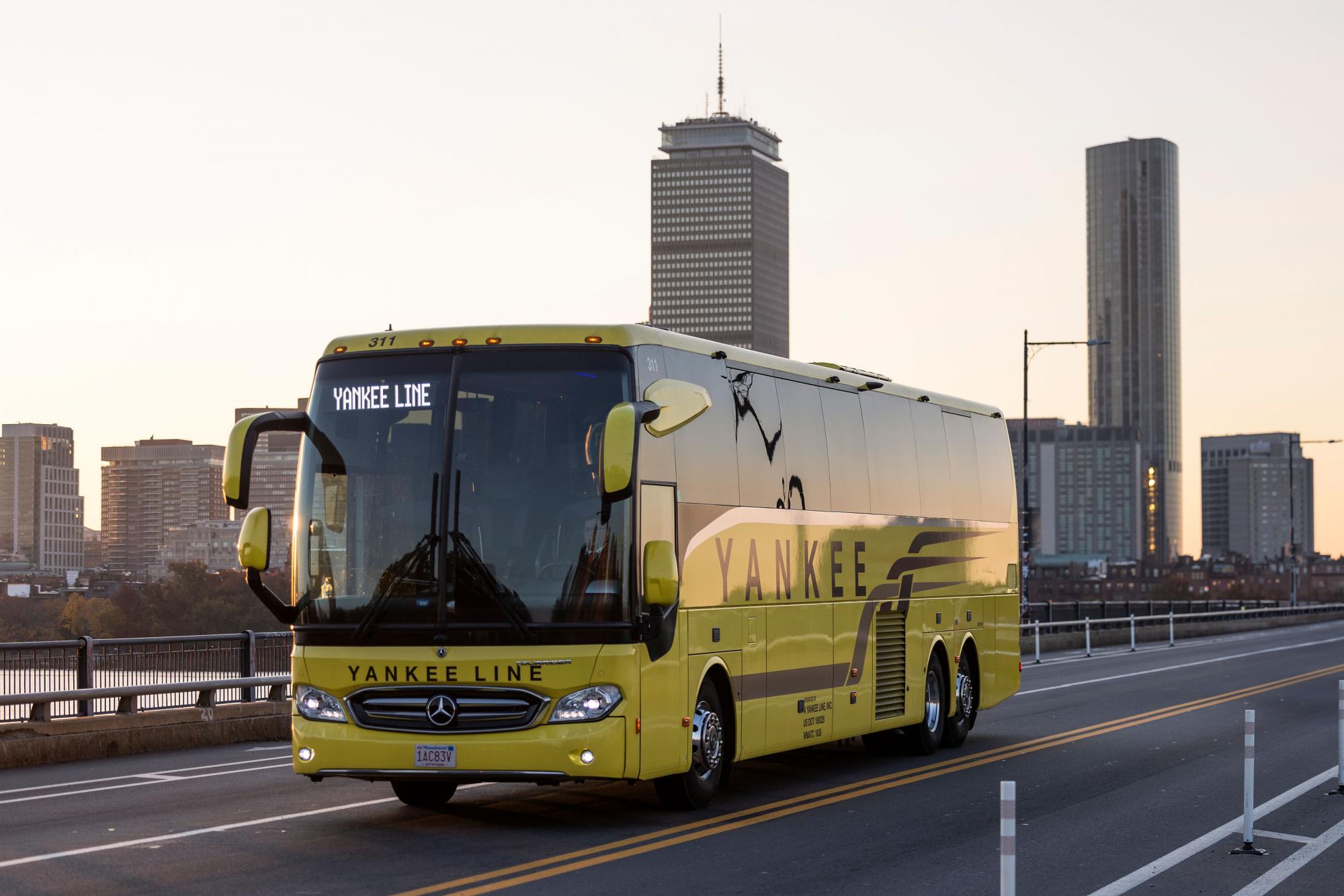 Yankee Line recibe 15 nuevos Mercedes-Benz Tourrider Premium