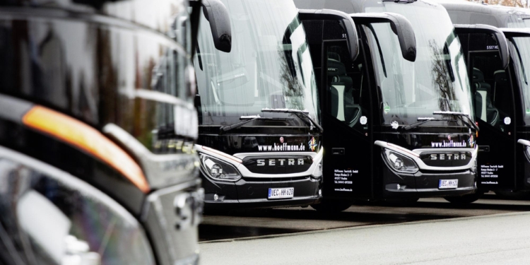 Höffmann Reisen e Intertours refuerzan sus flotas con autobuses Setra