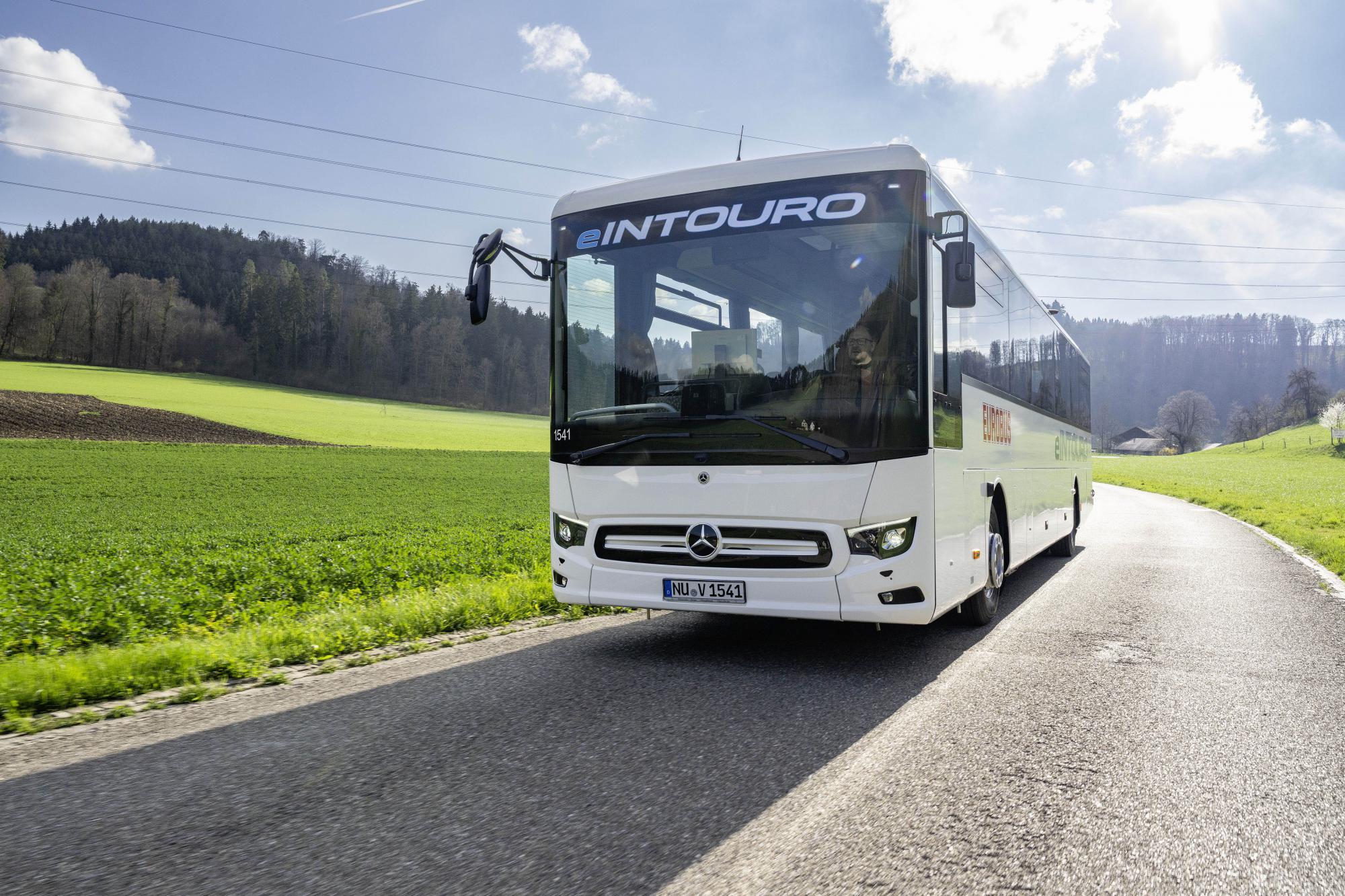 Mercedes concluye con éxito la primera prueba del nuevo eIntouro