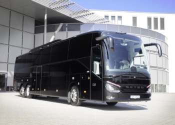 Vip-shuttle celebra su 25º aniversario con un lujoso autobús Setra
