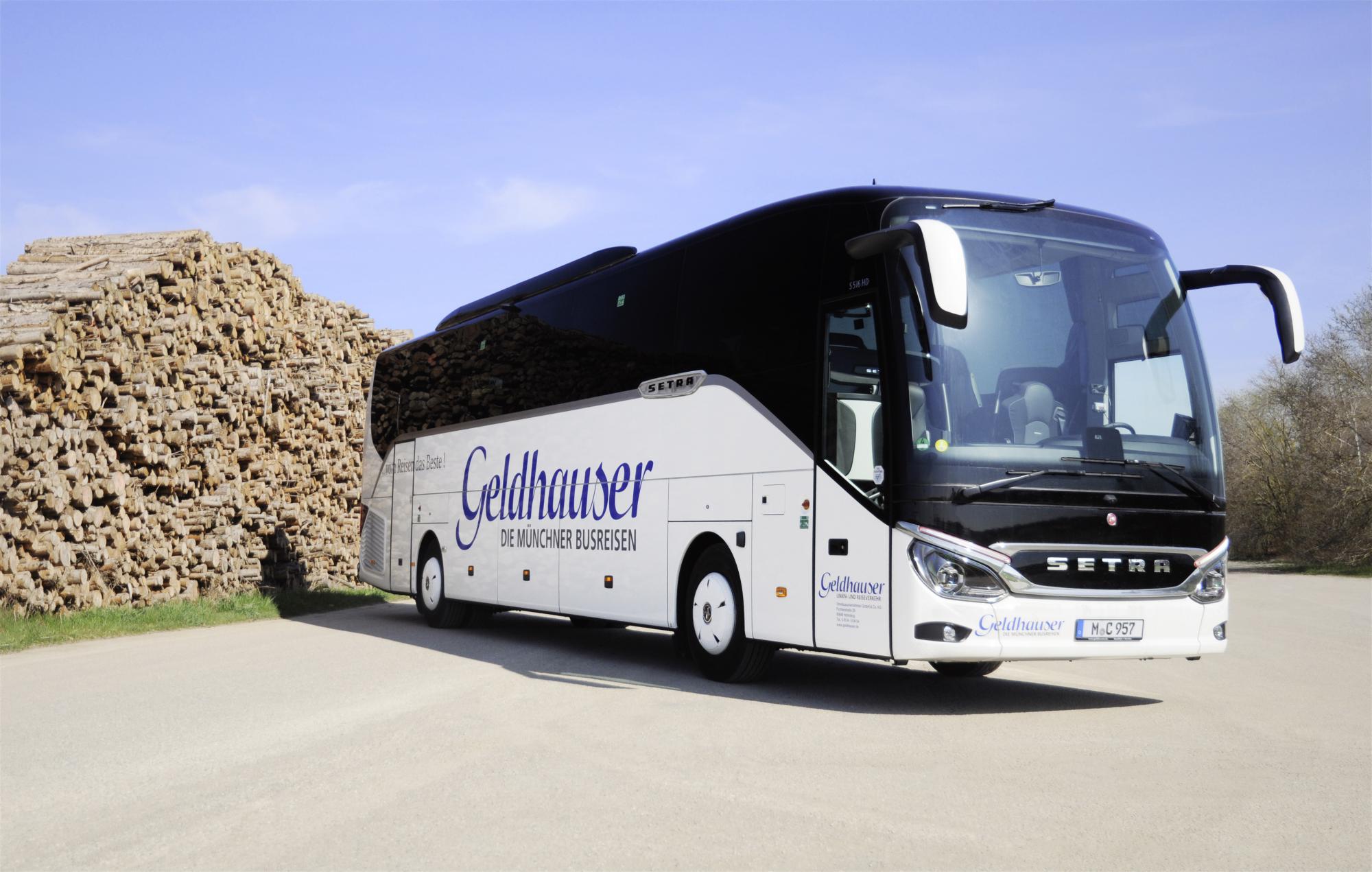 Setra realiza dos nuevas entregas de sus modelos de alto confort