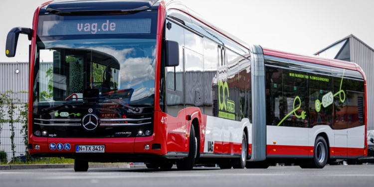 Mercedes-Benz realiza una nueva entrega de 31 autobuses eCitaro G