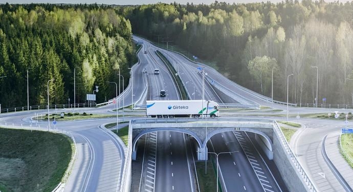 Girteka expande sus fronteras para hacer frente a la falta de conductores