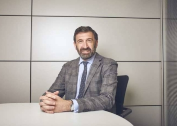 España estudia cómo será su red de recarga eléctrica y de H2