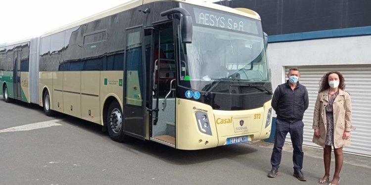 Castrosua entrega dos Magnus.E articulados a empresa Casal