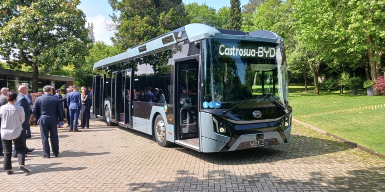 Castrosua y BYD ponen de largo su urbano eléctrico conjunto