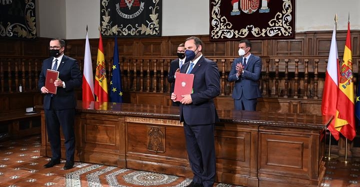 Ábalos ofrece la colaboración de España para el desarrollo del Proyecto Nudo de Transporte Solidaridad (CPK) en Polonia