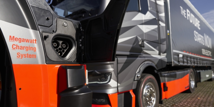 MAN investiga en cargadores rápidos de hasta tres megavatios
