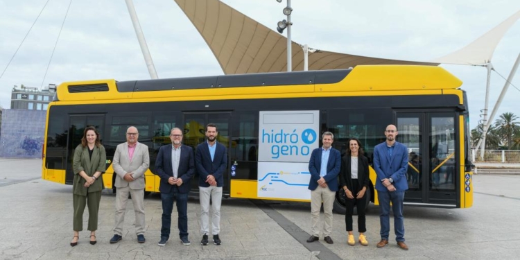 Guaguas Municipales incorpora su primer vehículo propulsado por hidrógeno verde